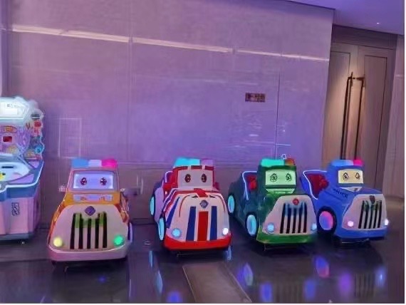 Mini Train Scooter Aircraft Co - Coin Operated Kiddie Ride recensione e prezzo